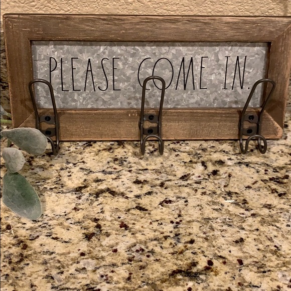 Rae Dunn PLEASE COME IN Hanger/Sign - Picture 2 of 5